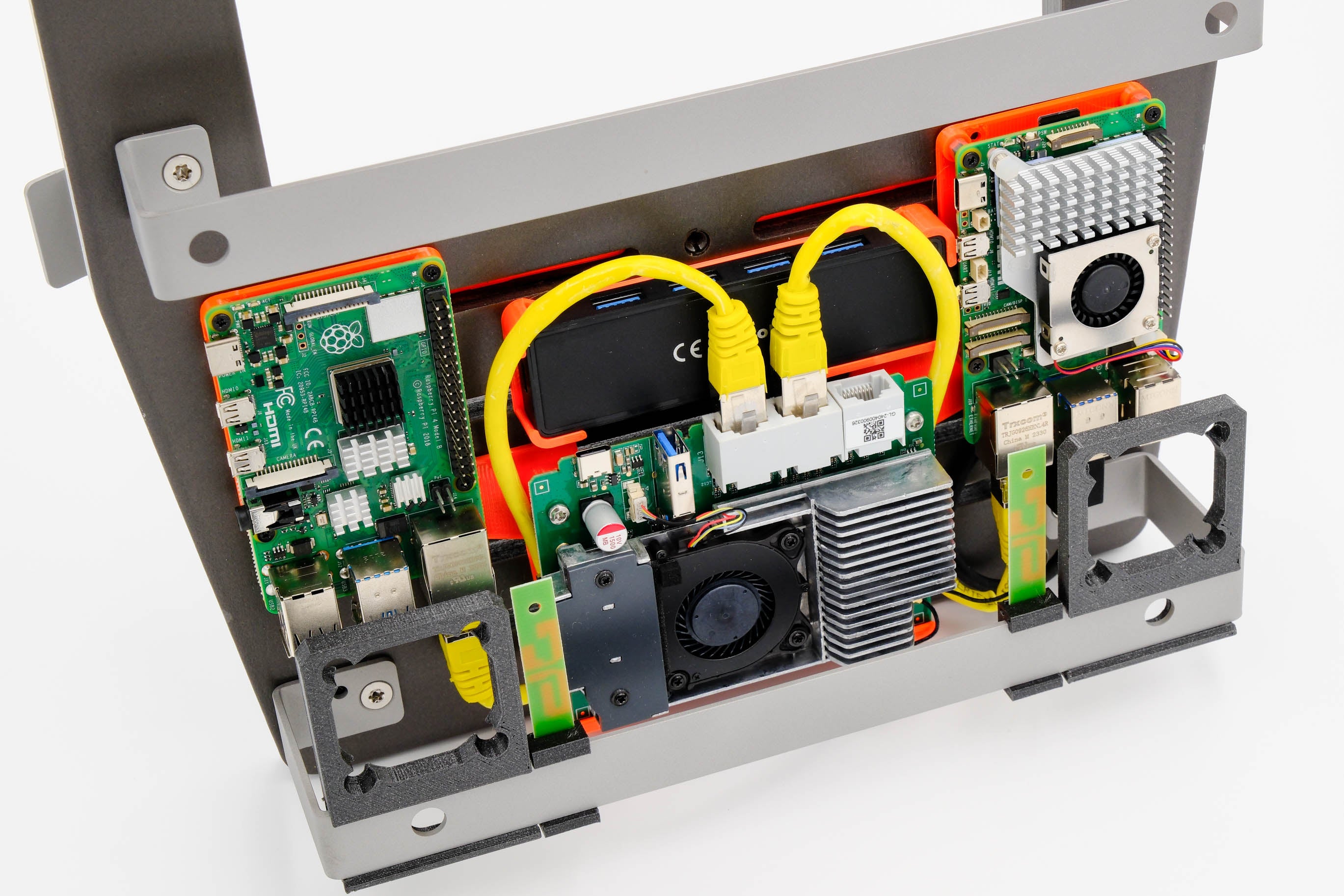 HOLDER: RPi 4/5 + SSD + Router + USB Hub – Bag-Builds